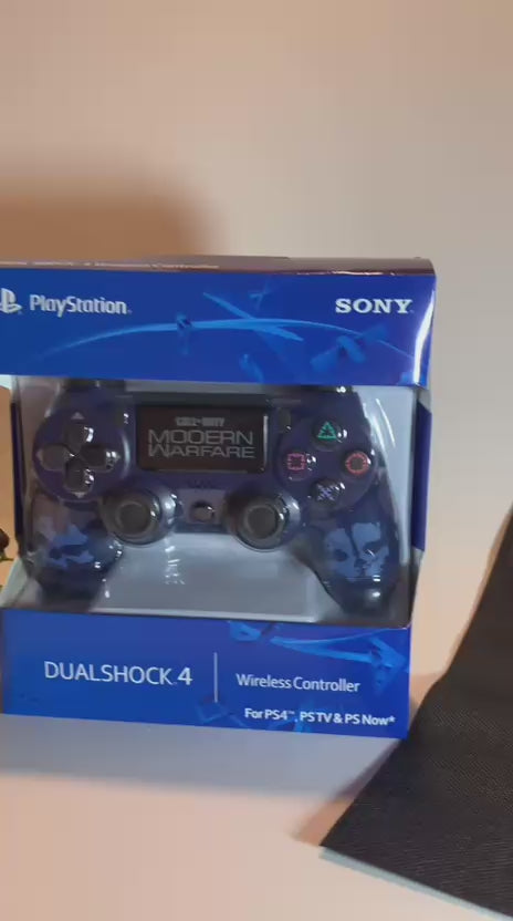Control Inalámbrico compatible con PS4 · Diseños Exclusivos